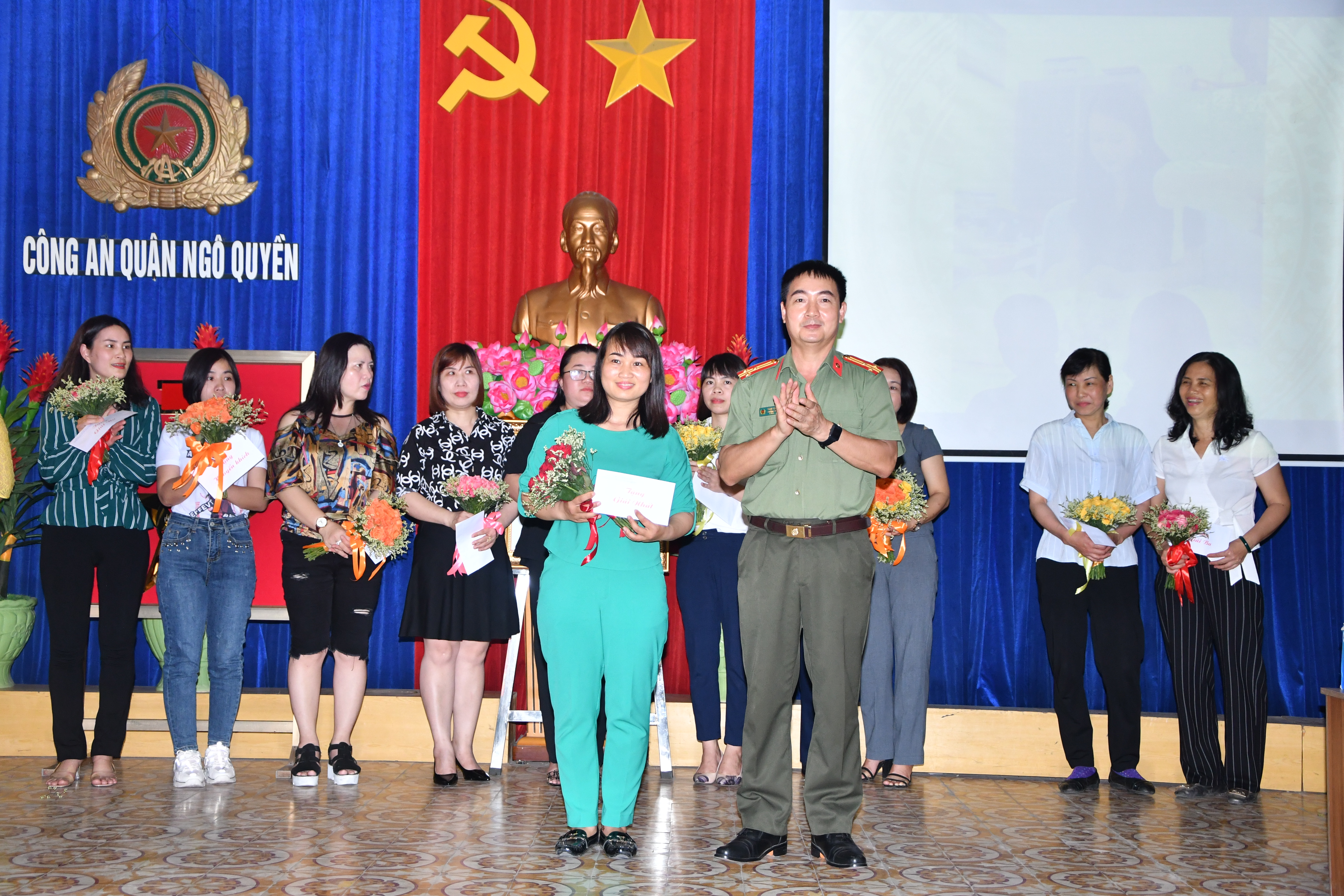 Công đoàn cơ sở Công an quận Ngô Quyền: Hưởng ứng Tháng Công nhân và trao giải Hội thi “Bếp ăn sạch, đẹp – An toàn vệ sinh thực phẩm”